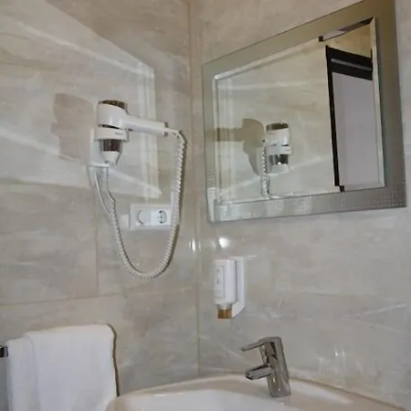 Concorde Ascot Hotel 3*
