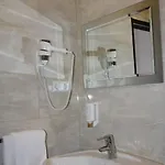 Concorde Ascot Hotel 3*